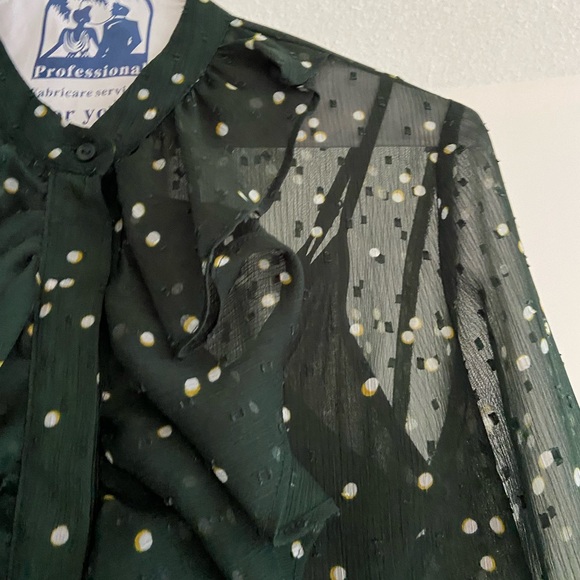 H&M green polka dot blouse - Picture 3 of 3